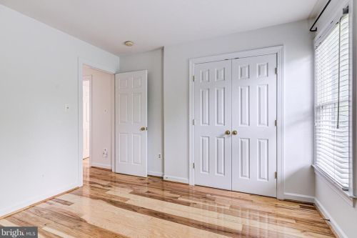 213 Creek Valley Ln, Rockville MD  20850-5603 exterior