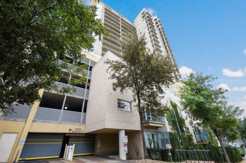 603 Davis St, Austin TX  78701-4207 exterior