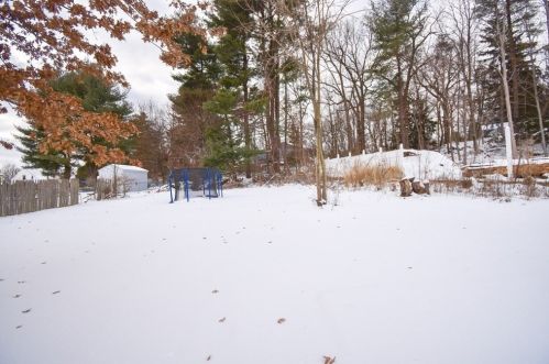 144 Parker St, Springfield MA 01129-1034 exterior