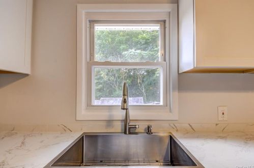 16 Laddie Rd, Middletown NY 10941-1708 exterior