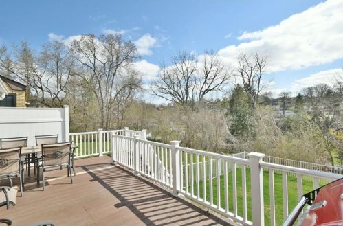 1905 Berkwood Dr, Pittsburgh PA 15243-1517 exterior