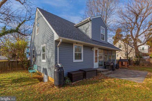 13203 Midway Ave, Rockville MD 20851-1812 exterior