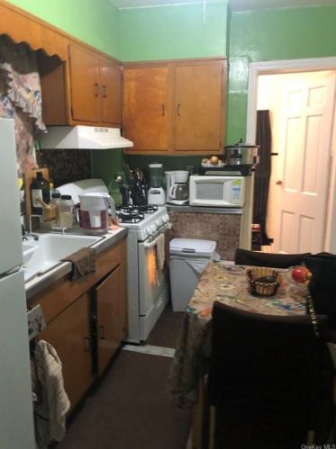 411 High St, Mount Vernon NY 10550-1810 exterior