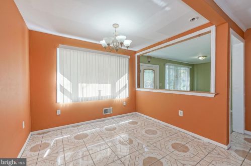 15 Pne St, Camden NJ 08103-3353 exterior