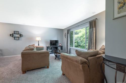 2708 Pine Cone Ct, Poughkeepsie, NY 12603-7116