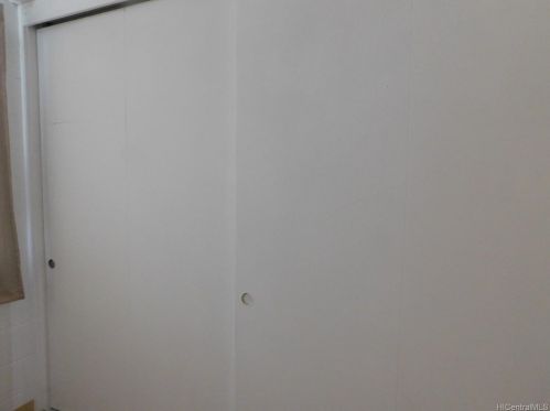 1121 Ala Napunani St, Honolulu HI  96818-1620 exterior