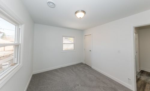 4886 Mohawk Ave, Milwaukee WI  53217-5426 exterior