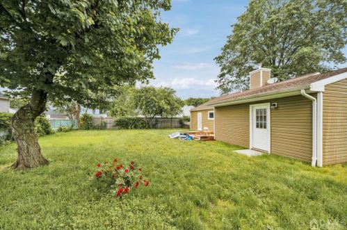 68 Winthrop Rd, Edison NJ 08817-3834 exterior