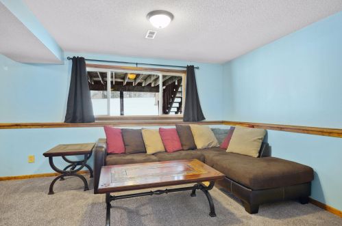 15127 Dunbar Blvd, Saint Paul MN 55124-6840 exterior