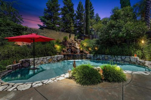 109 Singer Ln, Folsom, CA 95630-5277