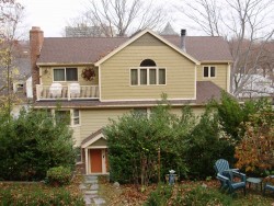 71 Newtonville Ave, Newton, MA 02458-1913