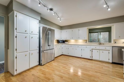 9672 Atherton Dr, Dallas TX 75243-6135 exterior