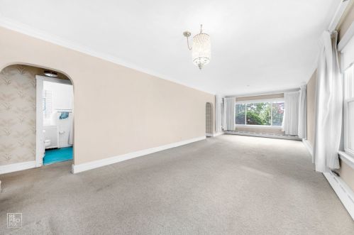 5745 Wilson Ave, Chicago, IL 60630-3317