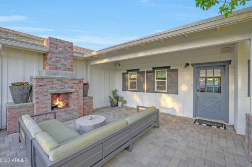 3811 50th St, Phoenix AZ  85018-5549 exterior