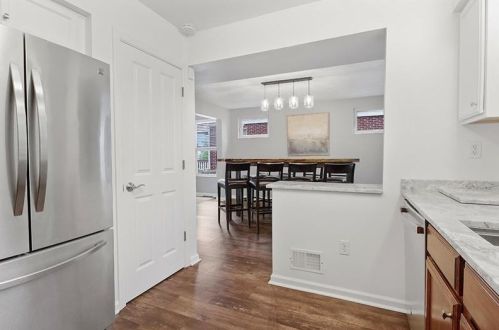 5015 Broad St, Pittsburgh PA  15224-2403 exterior