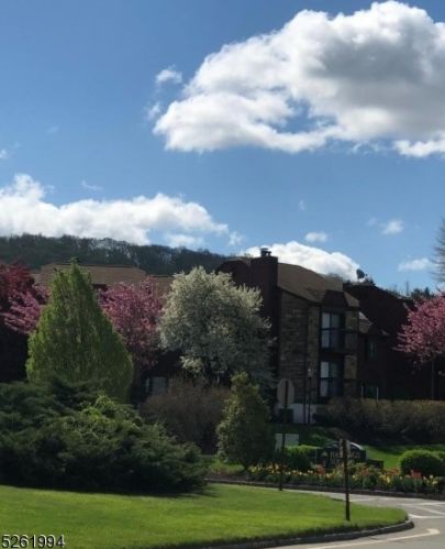 48 Edinborough Ct, Hackettstown NJ  07840-4224 exterior