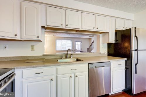 8311 Claremont Wood Dr, Alexandria VA 22309-1895 exterior