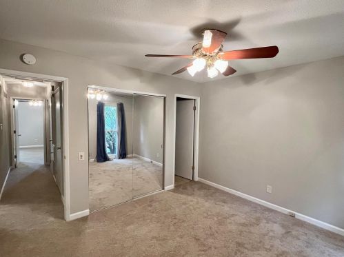 2041 Nettlewood Ct, Hazelwood MO 63043-2141 exterior