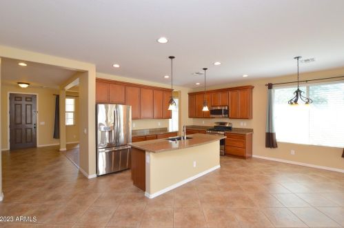 1632 Homestead Dr, Chandler AZ  85286-5128 exterior