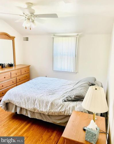 1202 Mulberry St, Chester PA 19015-3046 exterior