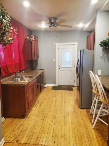 8746 Dante Ave, Chicago IL exterior