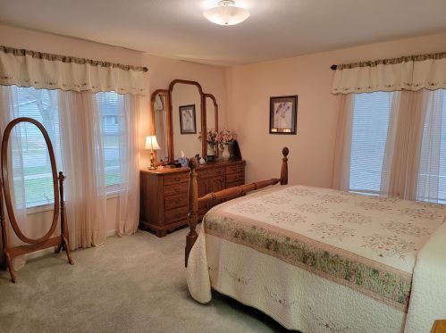 3304 Glenside Blvd, Meskegon MI 49441-6206 exterior