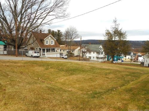 123 Hawthorne Ter, Torrington CT 06790-5157 exterior