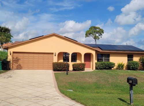 457 Walters Ter, Fort Pierce FL  34983-3878 exterior