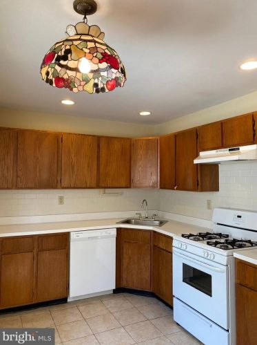 34 Drewes Ct, Trenton NJ  08648-2627 exterior