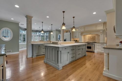 7 Chilton Rd, Chester NJ  07930-3107 exterior