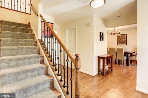 733 Rdg Dr, Mc Lean VA 22101-1620 exterior