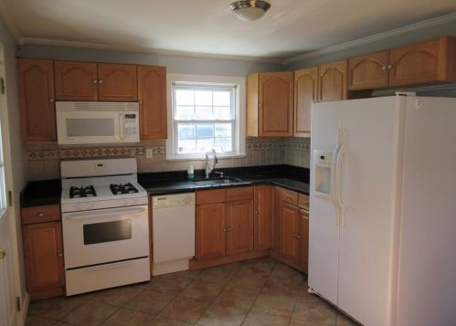 57 Surrey Rd, Springfield, MA 01118-1143