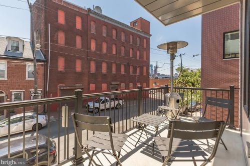 307 Green St, Philadelphia PA 19130-3914 exterior