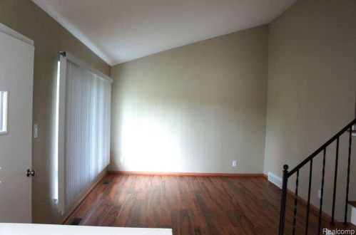 753 Dreon Dr, Clawson MI  48017-1179 exterior