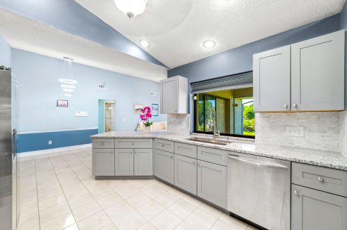 117 Sagamore Ter, Fort Pierce FL 34983-1262 exterior