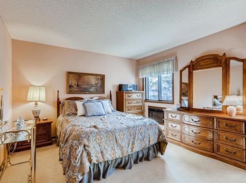 199 Bridlewood Dr, Saint Paul MN 55119-4669 exterior