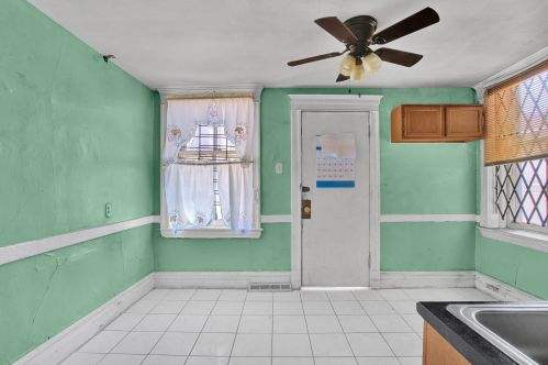 3611 Calumet Ave, Chicago IL 60653-1103 exterior