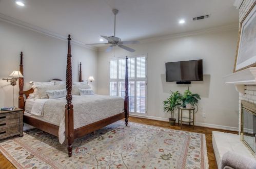 12524 Degas Ln, Dallas TX 75230-1752 exterior