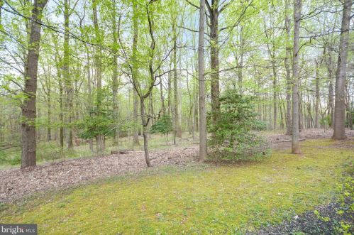 16 Arlive Ct, Rockville MD 20854-2978 exterior