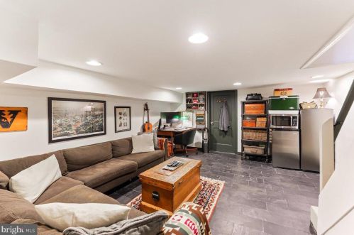 2045 Brandywine St, Philadelphia PA  19130-3204 exterior