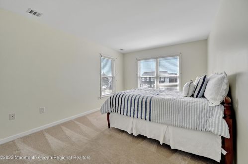 19 New Jersey Ave, Lavallette NJ 08735-2528 exterior