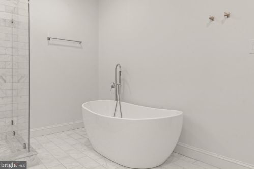 6424 City Ave, Philadelphia PA 19151-2410 exterior