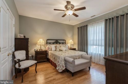 3 Falcon Ct, Trenton NJ 08690-2466 exterior