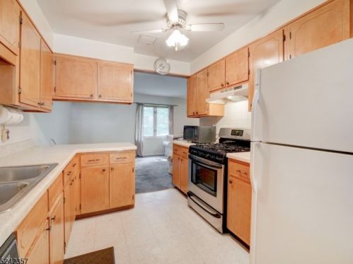 28 Telford St, Newark, NJ 07106-1112