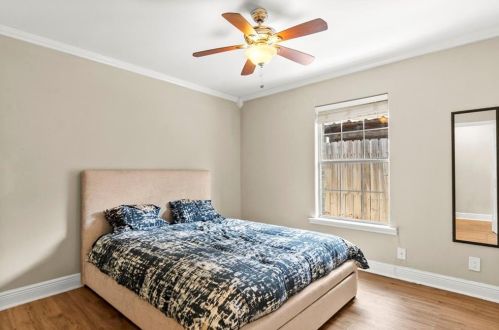 6609 Cruz St, Austin TX 78741-3519 exterior