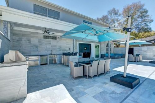 2819 Safe Hbr Dr, Tampa FL 33618-4538 exterior