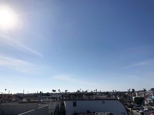 320 Rossmore Dr, Oxnard CA  93035-4465 exterior