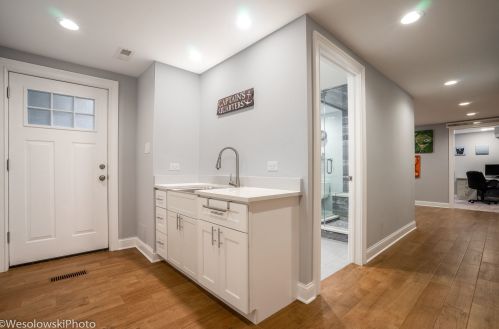 6908 Tonty Ave, Chicago IL 60646-1337 exterior