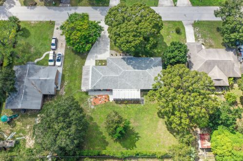 1014 Gatewood Ave, Fort Pierce FL 34982-4320 exterior