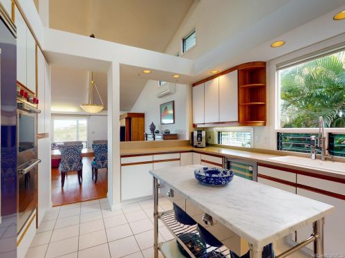 1994 Alaeloa St, Honolulu HI 96821-1021 exterior